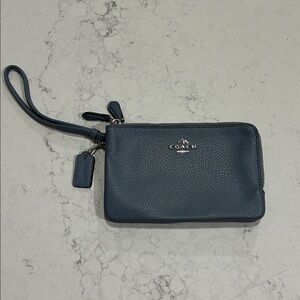 Coach Double Zip Wallet Wristlet blue pebbled leather